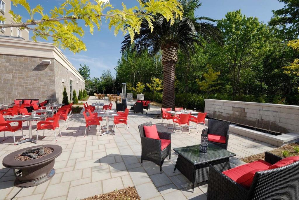 Imperia Hotel Et Suites Terrebonne Bagian luar foto
