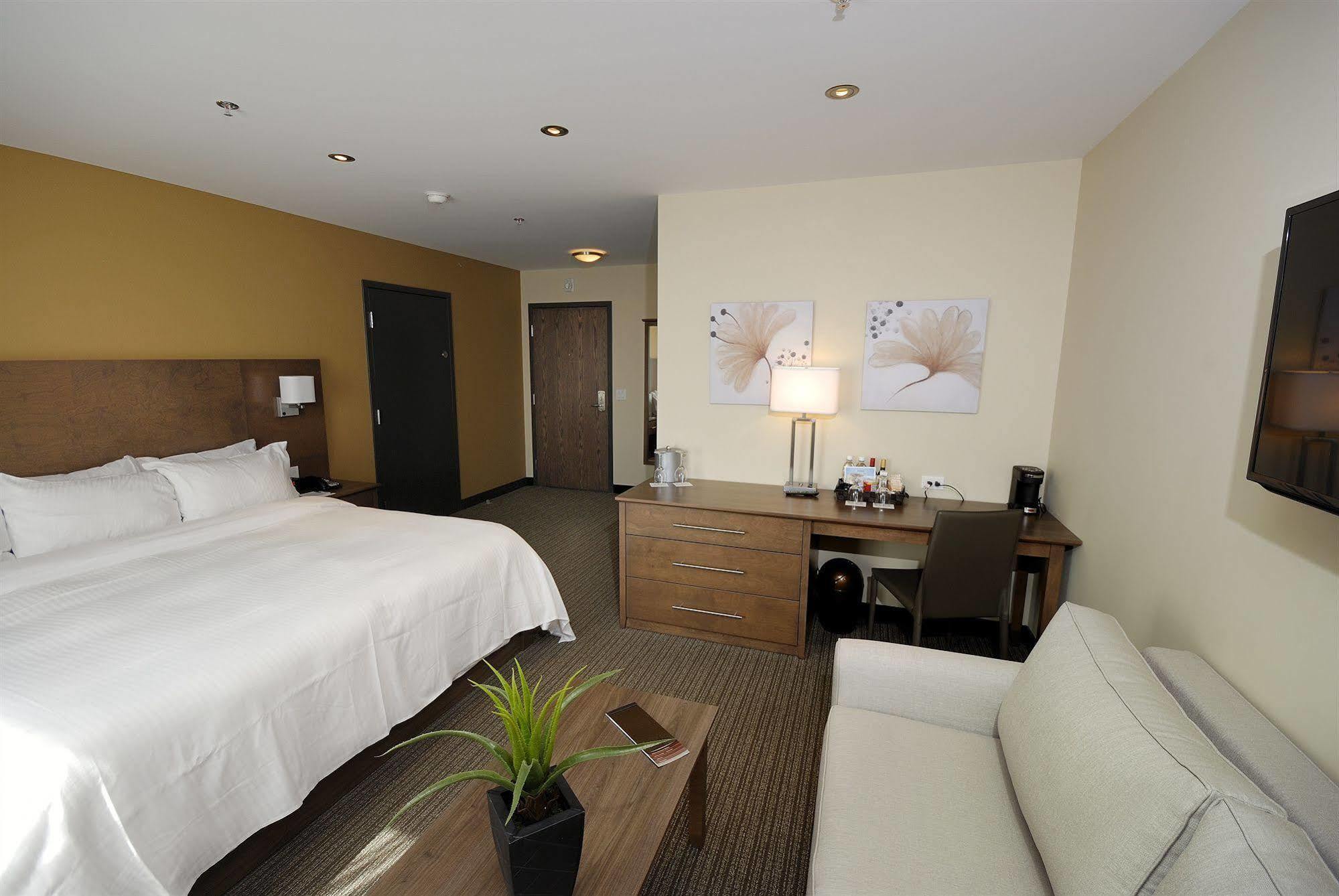 Imperia Hotel Et Suites Terrebonne Bagian luar foto