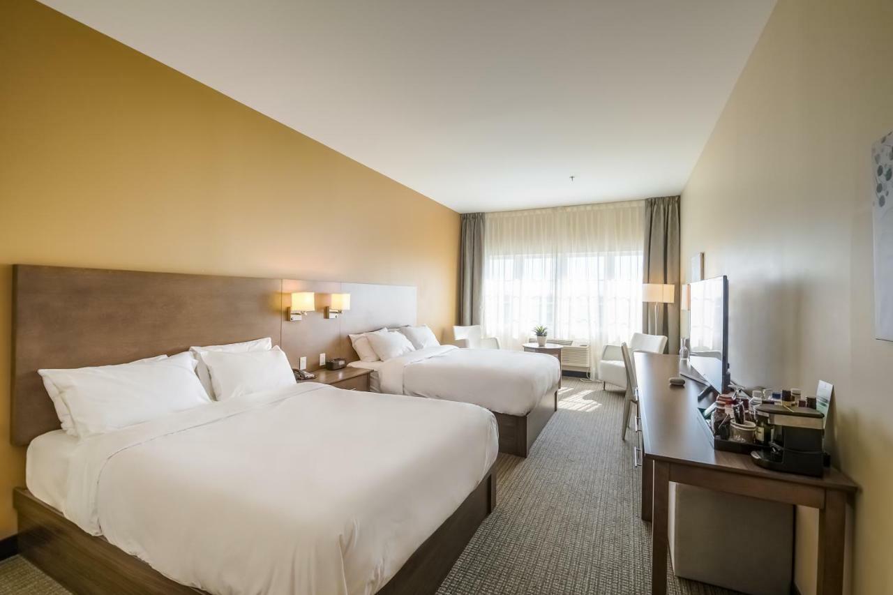 Imperia Hotel Et Suites Terrebonne Bagian luar foto