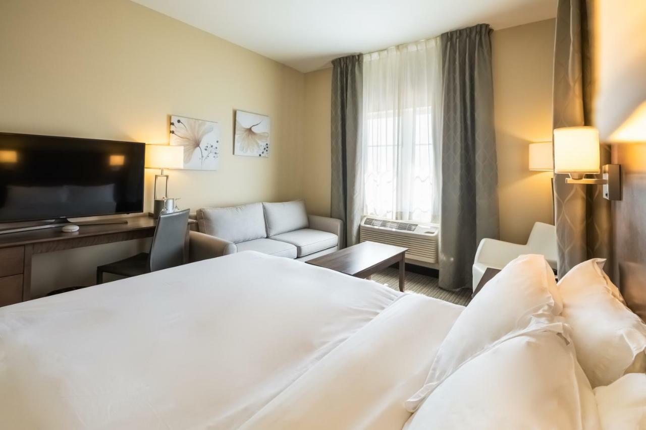 Imperia Hotel Et Suites Terrebonne Bagian luar foto